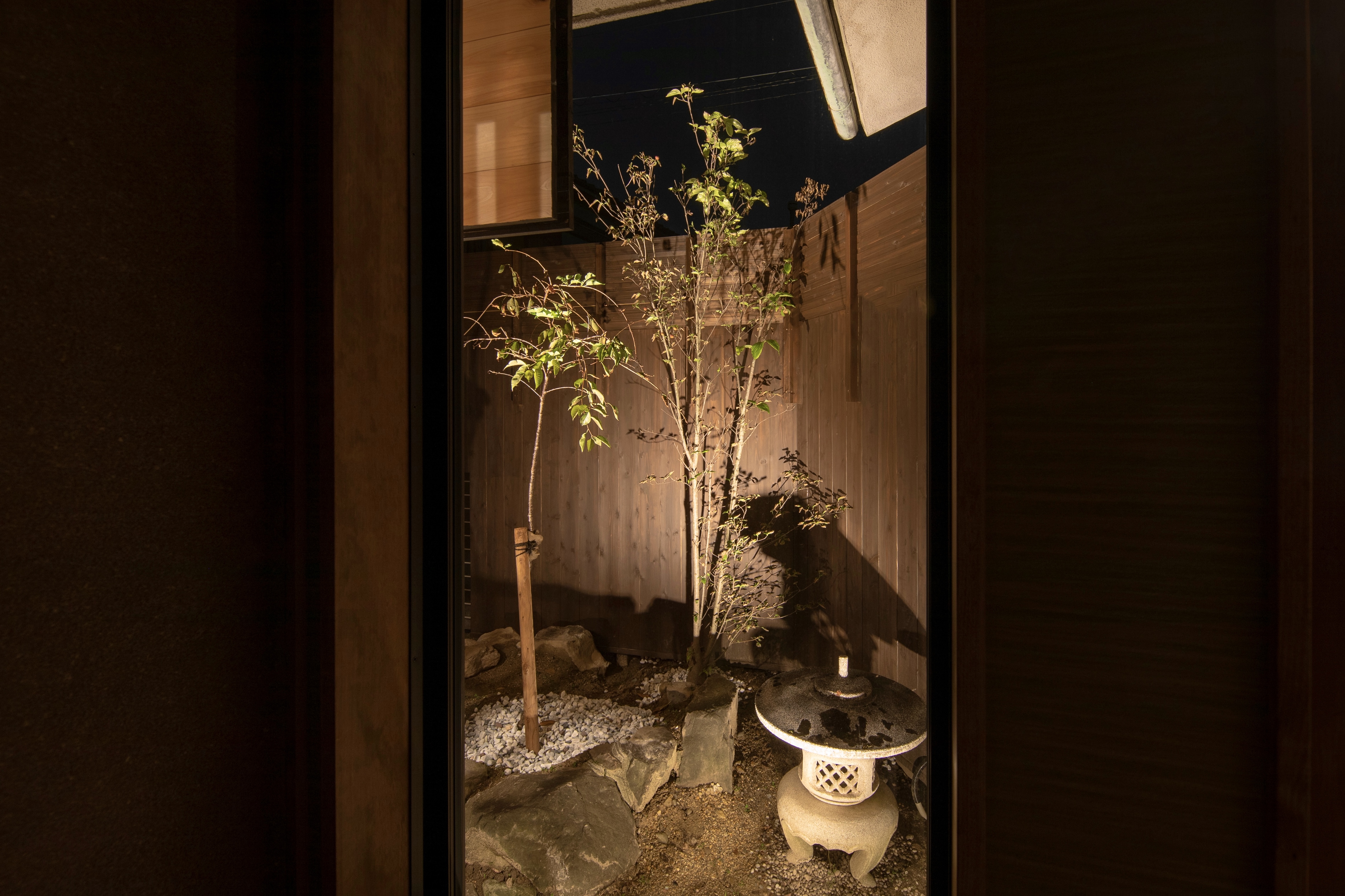 坪庭　うす【本館】