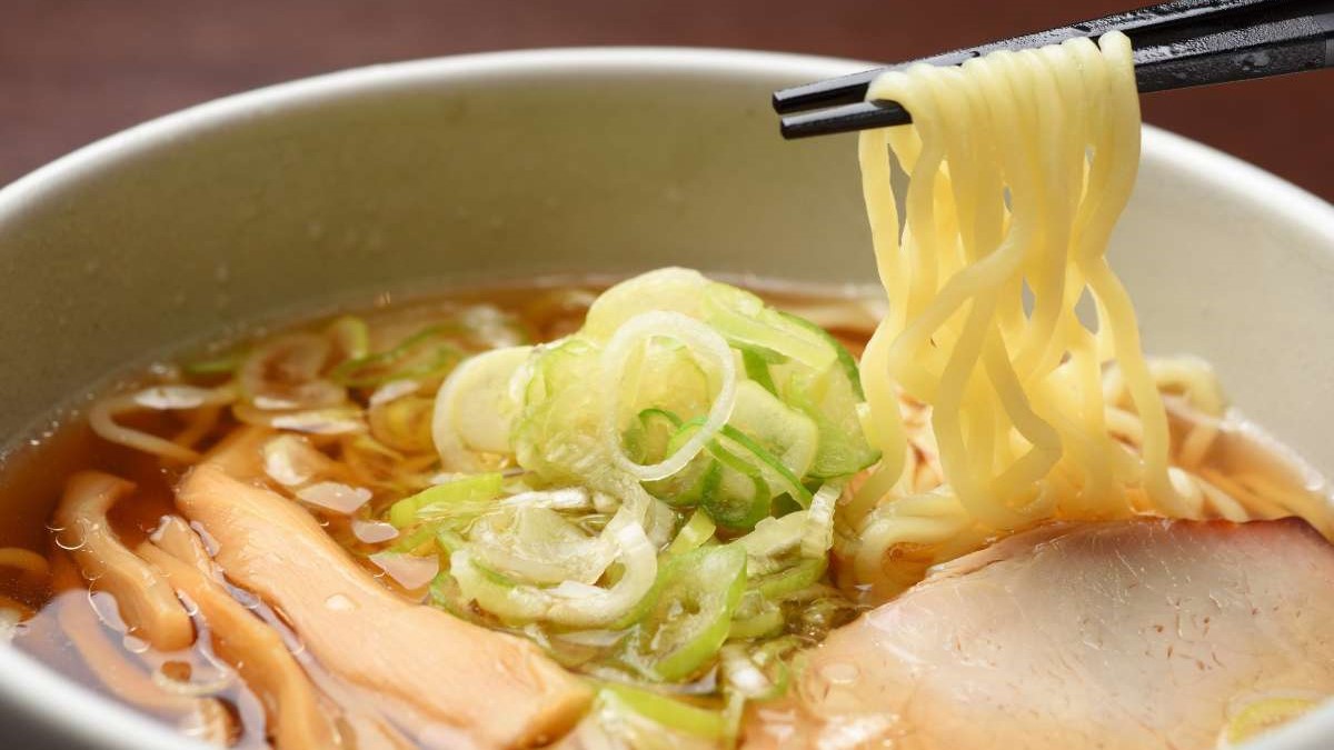 【1泊朝食】特製朴葉味噌が美味しい自慢の朝食☆観光後の遅めのご到着もOK♪＼お夜食のラーメン無料♪／