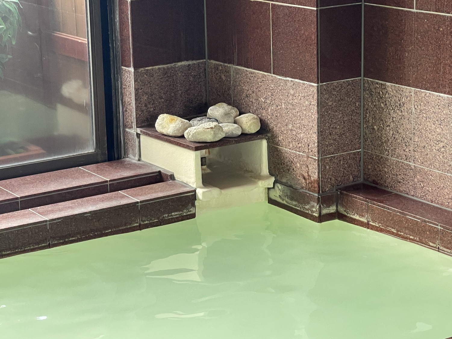 【一人旅限定】静寂に包まれる小宿で白濁の源泉かけ流し温泉を愉しむ大人の癒し旅