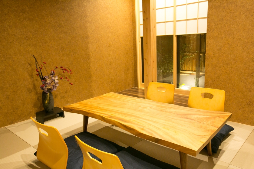 【夕食付】プライベート空間で味わえる！京都の食材で仕上げる、すき焼きをお届け。