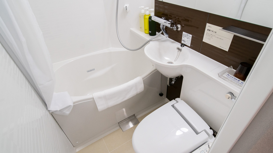 全室にユニットバス完備（歯ブラシはフロントにてご用意しています）