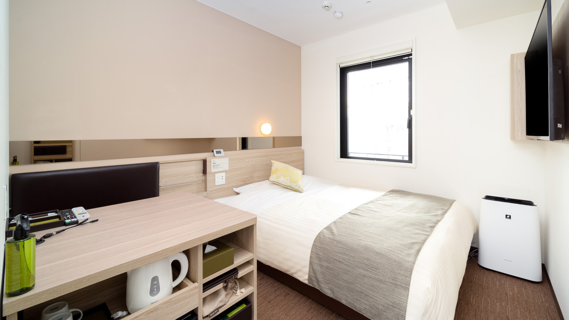 広々としたデスクで作業もしやすいです