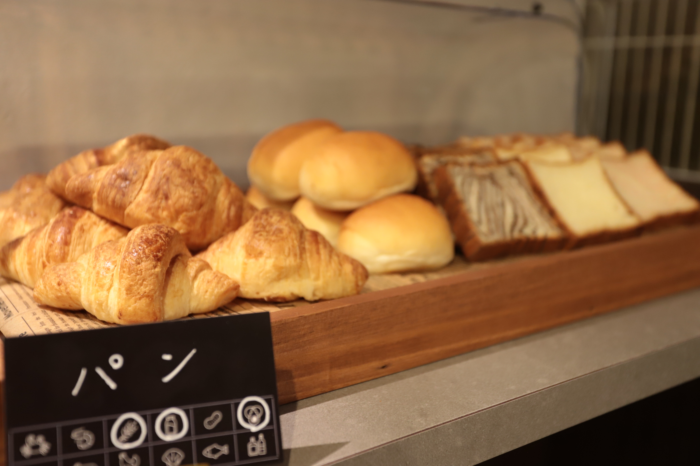 各種パンをご用意しております。