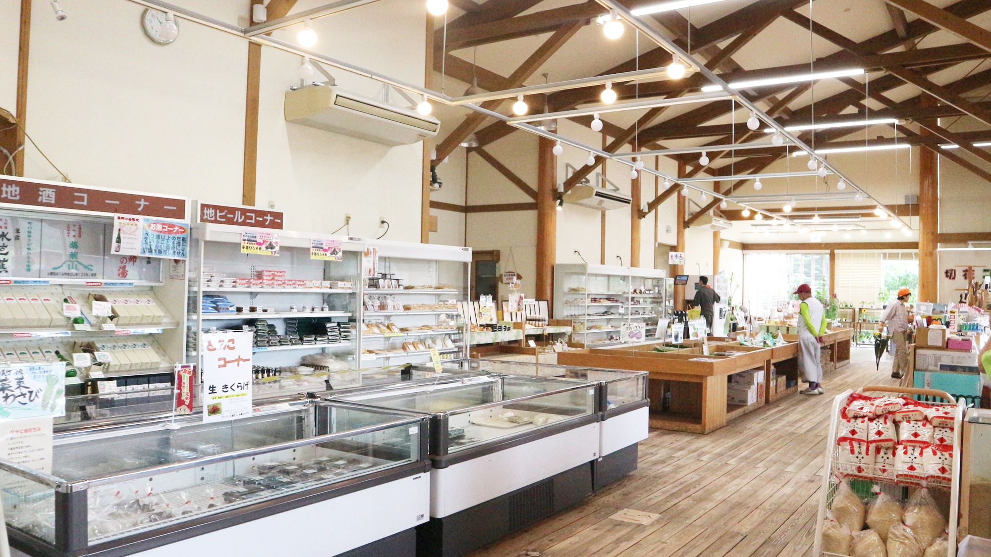 *周辺施設／地の名産品やお土産品などやくらいのお土産はこちらで決まり！