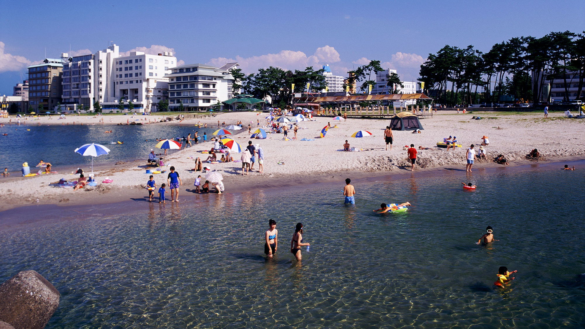 目の前が海水浴場です！