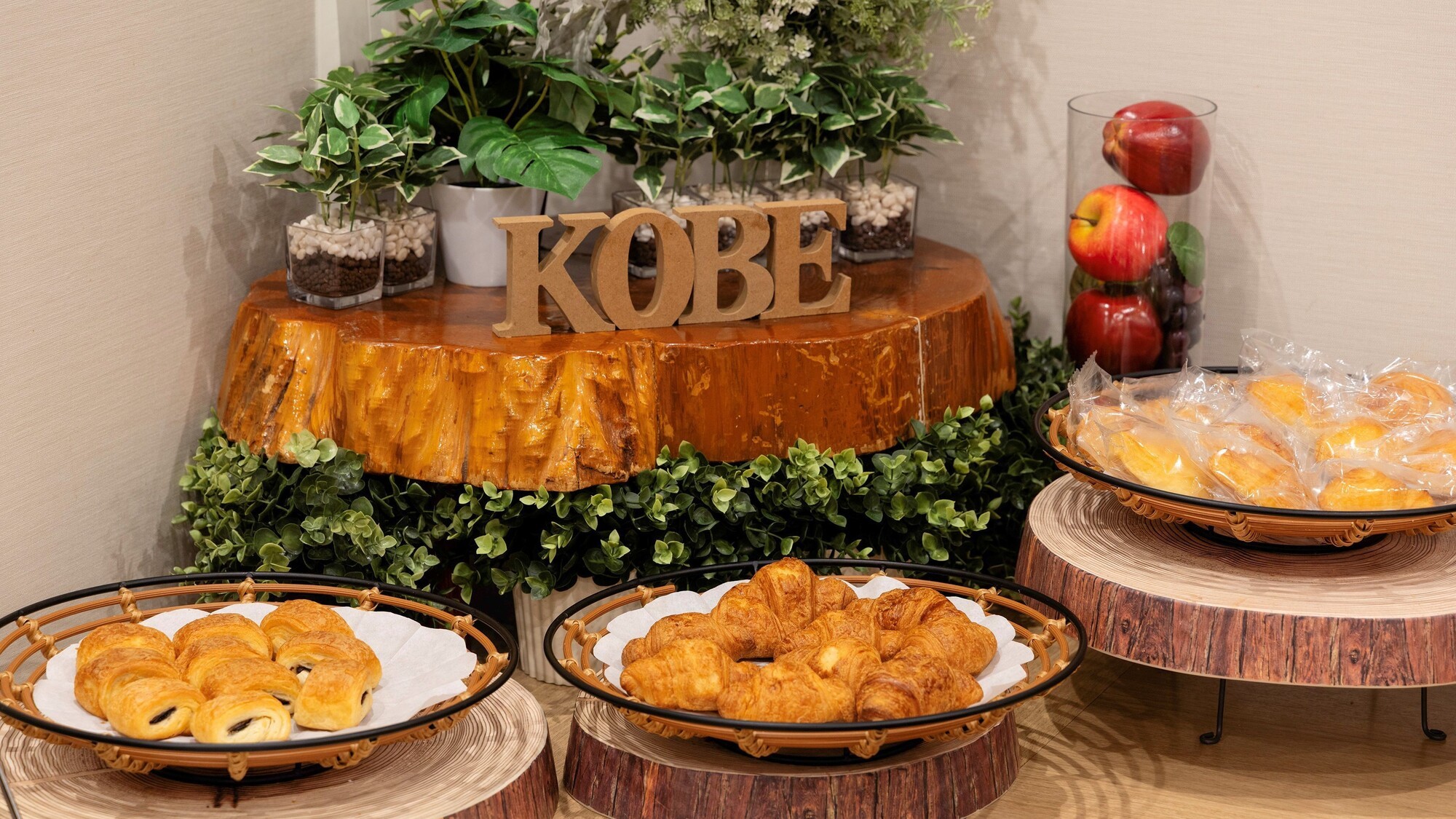 【朝食】パンコーナー