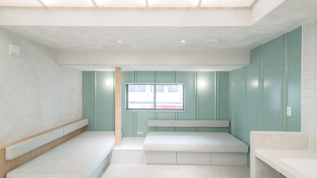 【デラックス商店街ビュー：旧ミセスの用品 松屋】5.6名ご宿泊時は、ソファベッドになります。