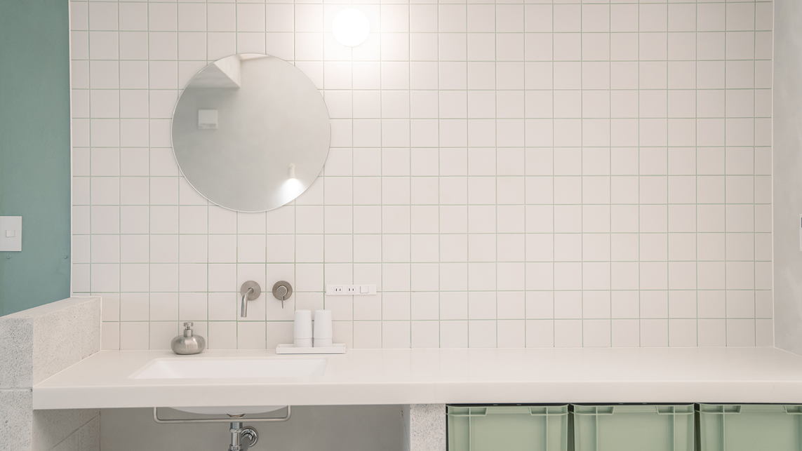 【デラックス商店街ビュー：旧ミセスの用品 松屋】