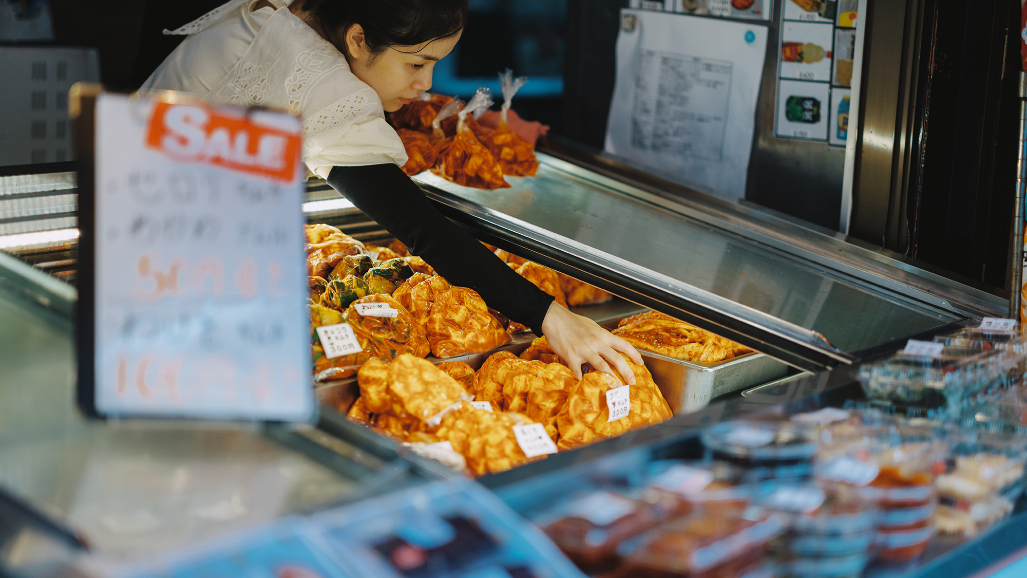 【周辺のおみせ：八方美人】本格キムチに、お惣菜も人気！行列のできる人気店です