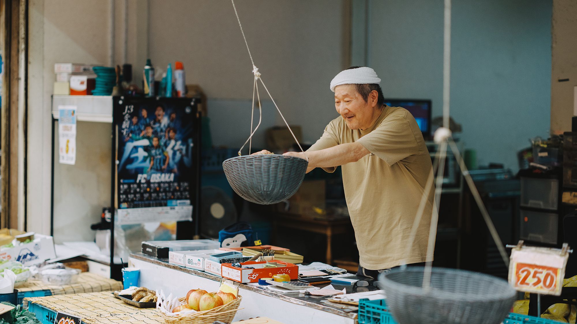 【周辺のおみせ：木下青果】町の食卓を支える八百屋さん。思わずお土産にしたくなるリーズナブルさ。