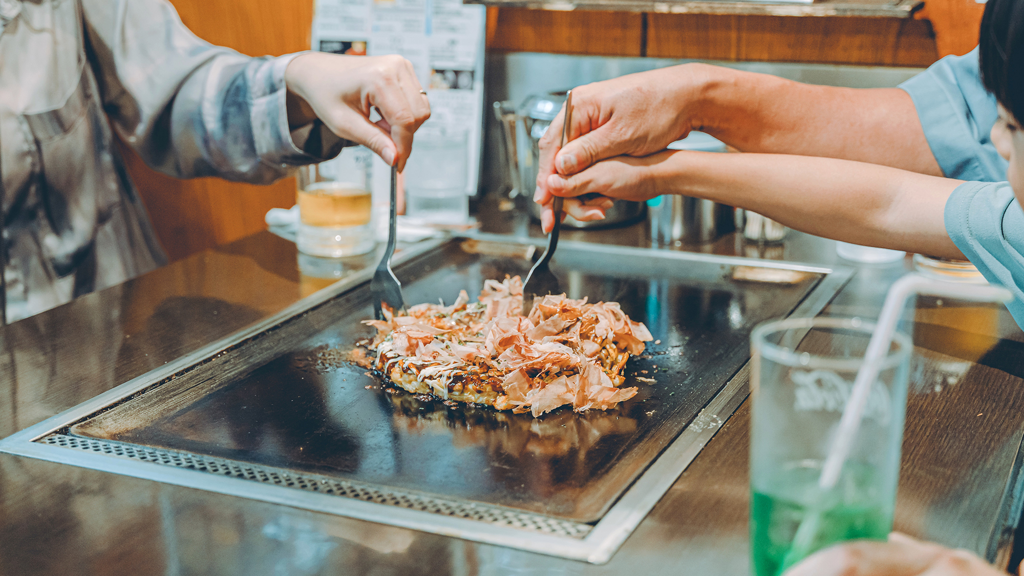 【SEKAI PASS対象店：よしひろ】焼きたてアツアツは、冷めないうちに召し上がれ！
