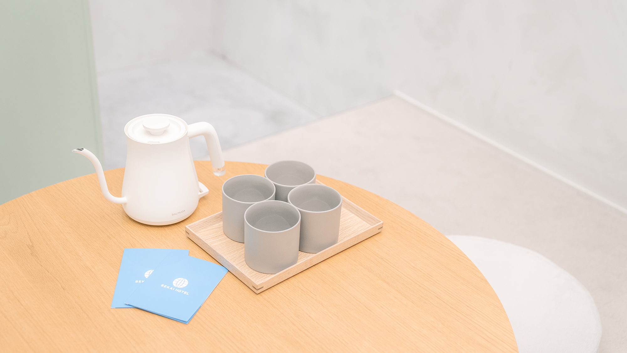 【コンフォート】ケトル、マグカップをご用意しております。