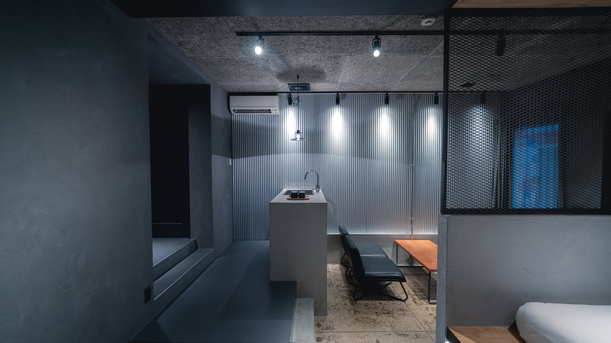 【コンフォート】商店街の中にあるとは思えないシックな設え