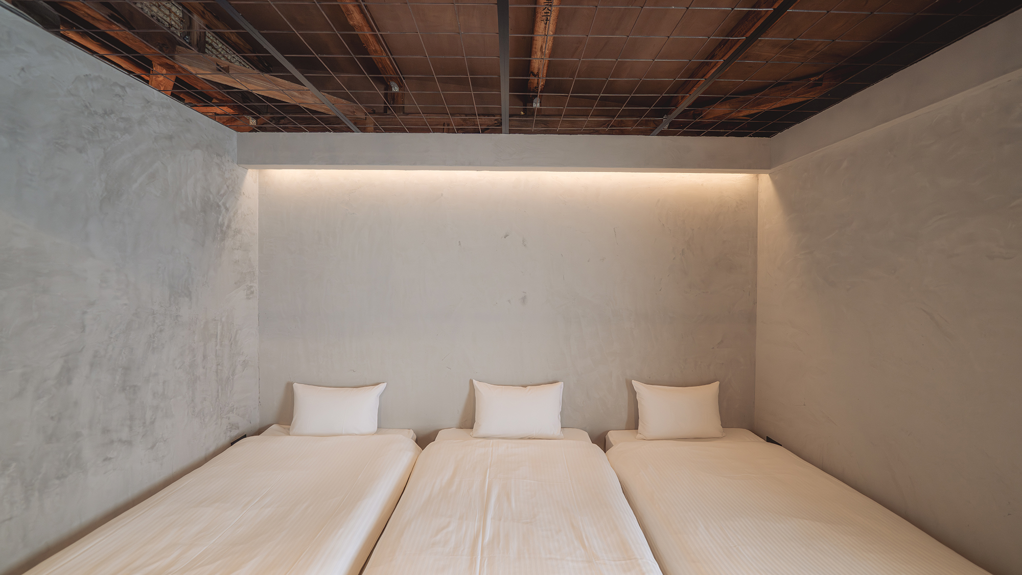 【デラックス商店街ビュー：旧川田和洋菓子店】ご家族に嬉しいローベッドタイプ