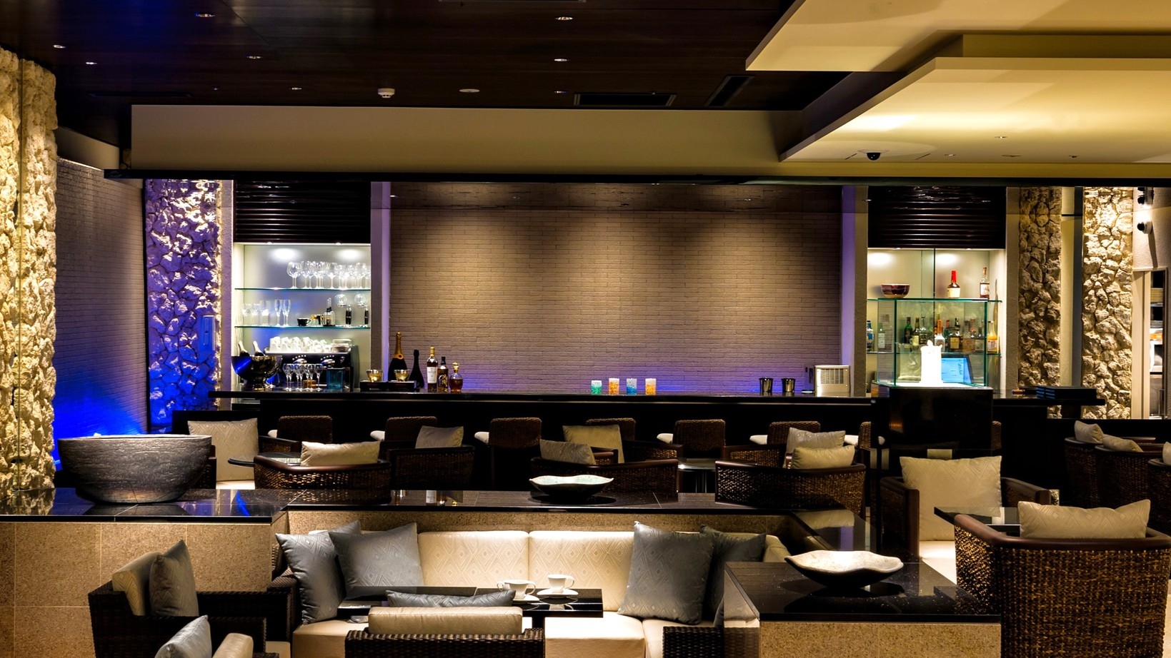 色鮮やかなスイーツと宮古島産ハーブティーの贅沢なアフタヌーンティーセット付＜2連泊で1回＞/朝食付