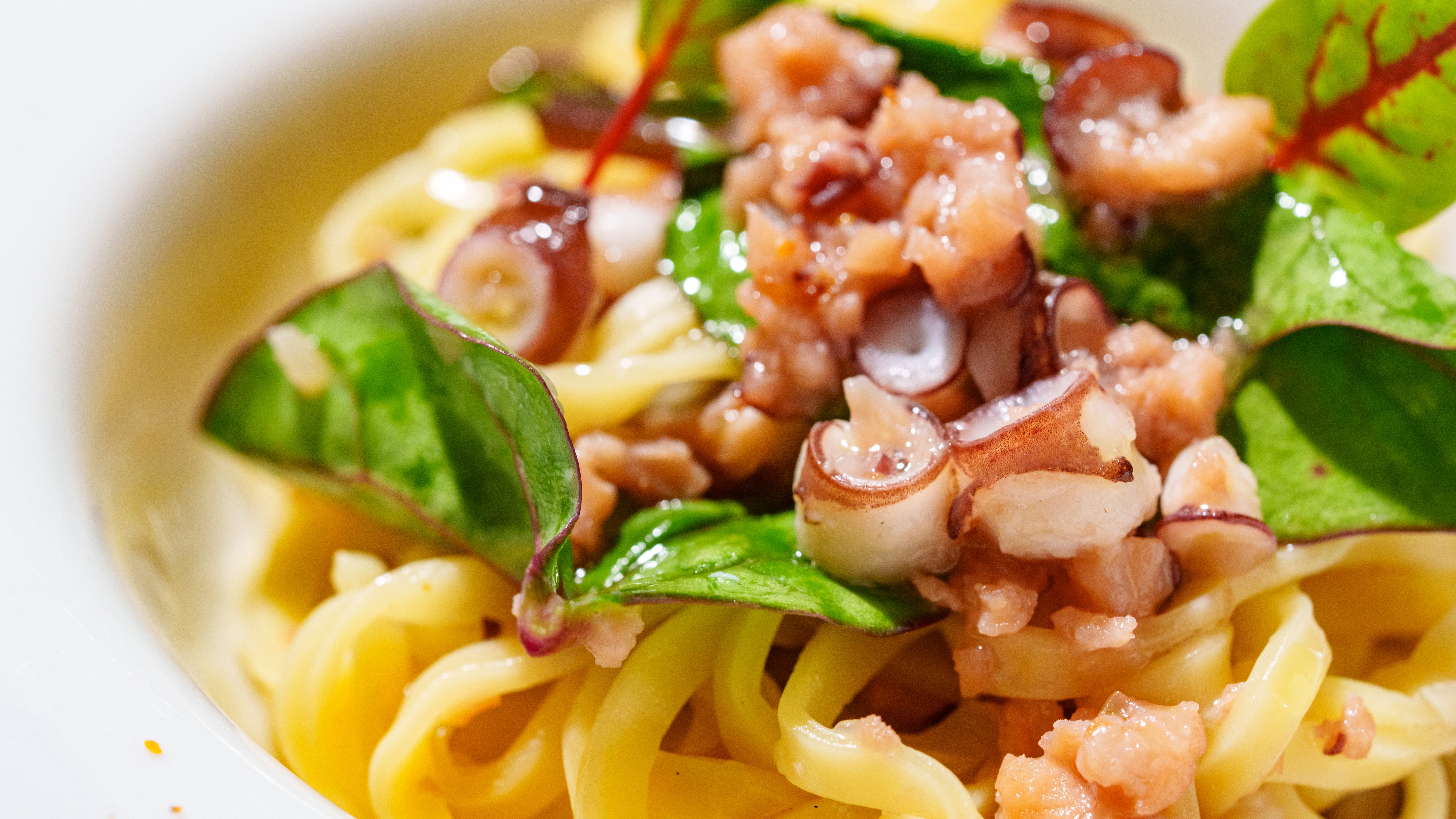 【隣接レストラン/シギラタートルベイ】宮古島の新鮮な魚介と島野菜を贅沢に使用した本格シーフード料理。