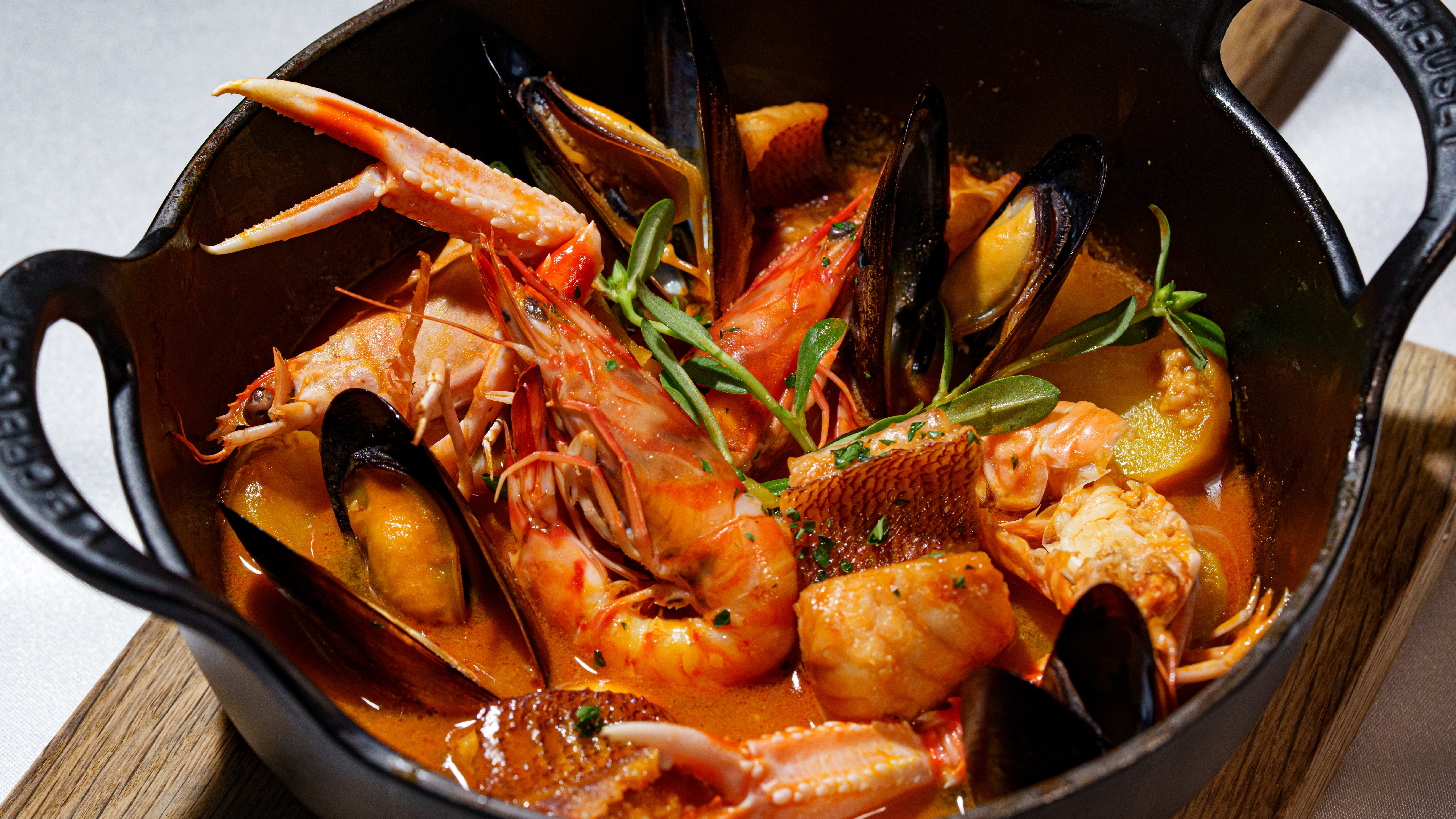 【隣接レストラン/シギラタートルベイ夕食】宮古島の新鮮な魚介類や地物野菜を使用した シーフード料理