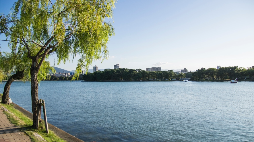 大濠公園（公共交通機関17分）