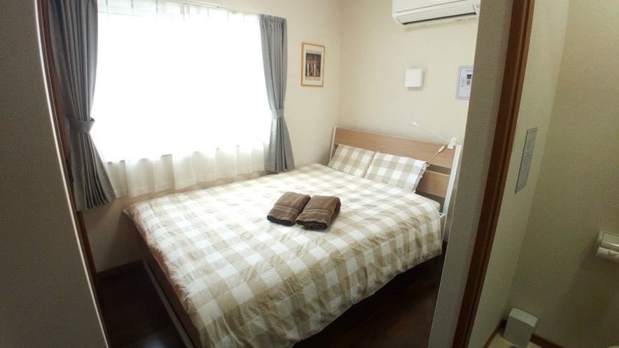 Room 301 - Double bed + private toilet room