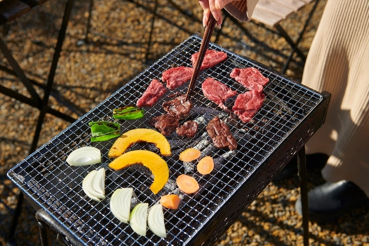 You can enjoy barbecuing in front of the house. We
