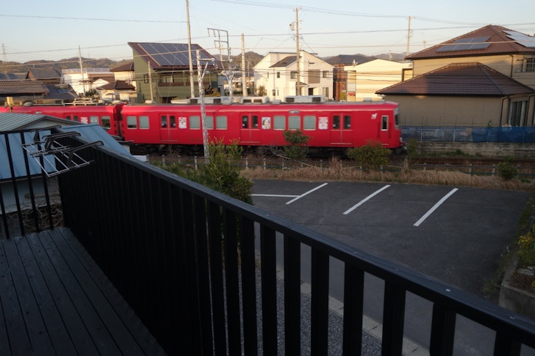 ベランダ 駐車場&名鉄「赤電車」