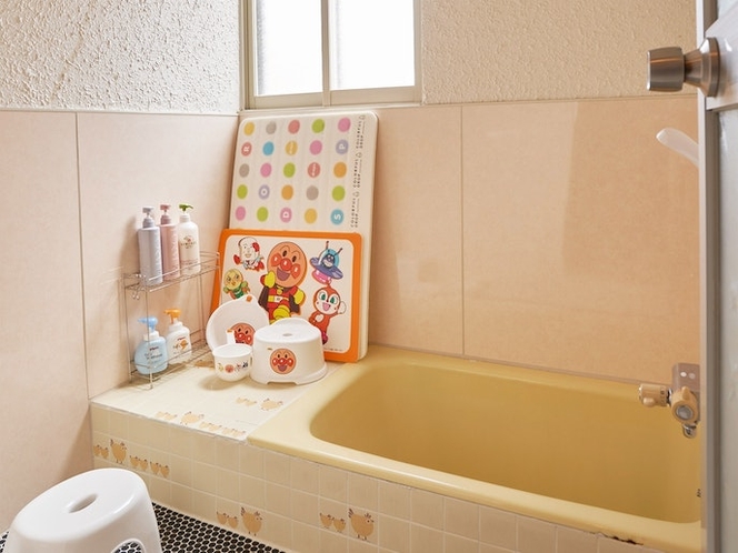 ・【お風呂】バスタブ付きの家庭的なバスルーム