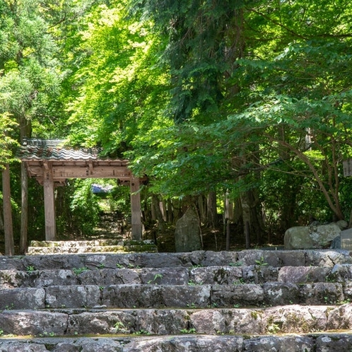 常照皇寺　旅館から車で15分　