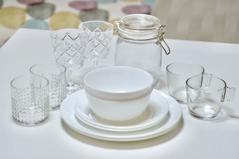 食器類も充実お箸やスプーン、フォークにナイフ等ももちろんご用意しております