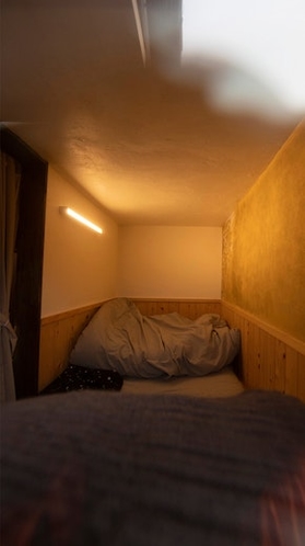 隠れ家のようなベッドルーム