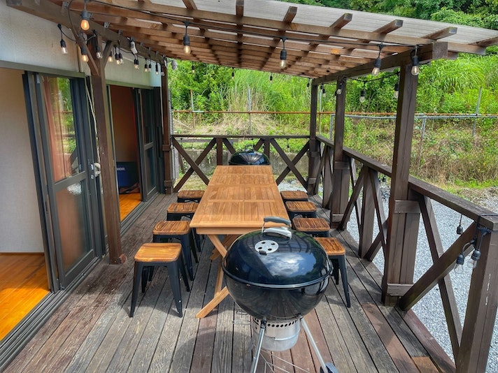 屋根付きBBQデッキ(BBQ機材無料)