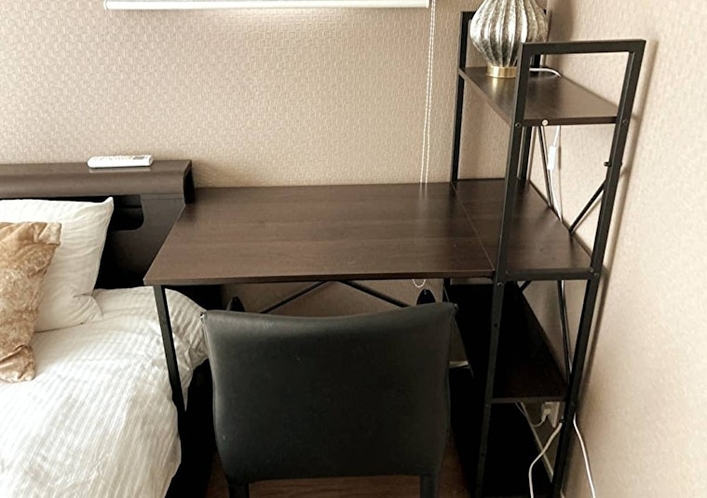Room B 机と椅子 Desk and Chair  