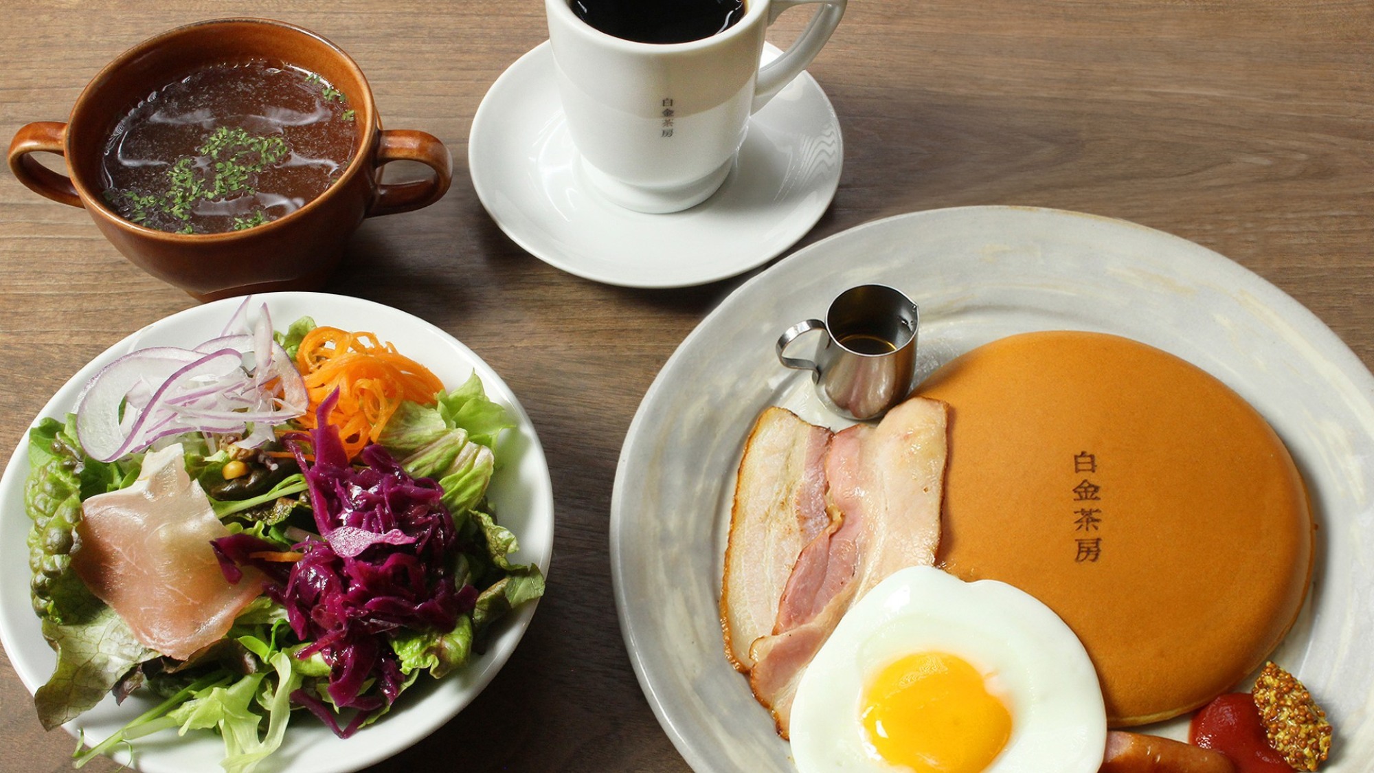 【朝食】博多の人気店「白金茶房」の朝食を堪能！Rakuten STAYだけの選べるパンケーキセット◎