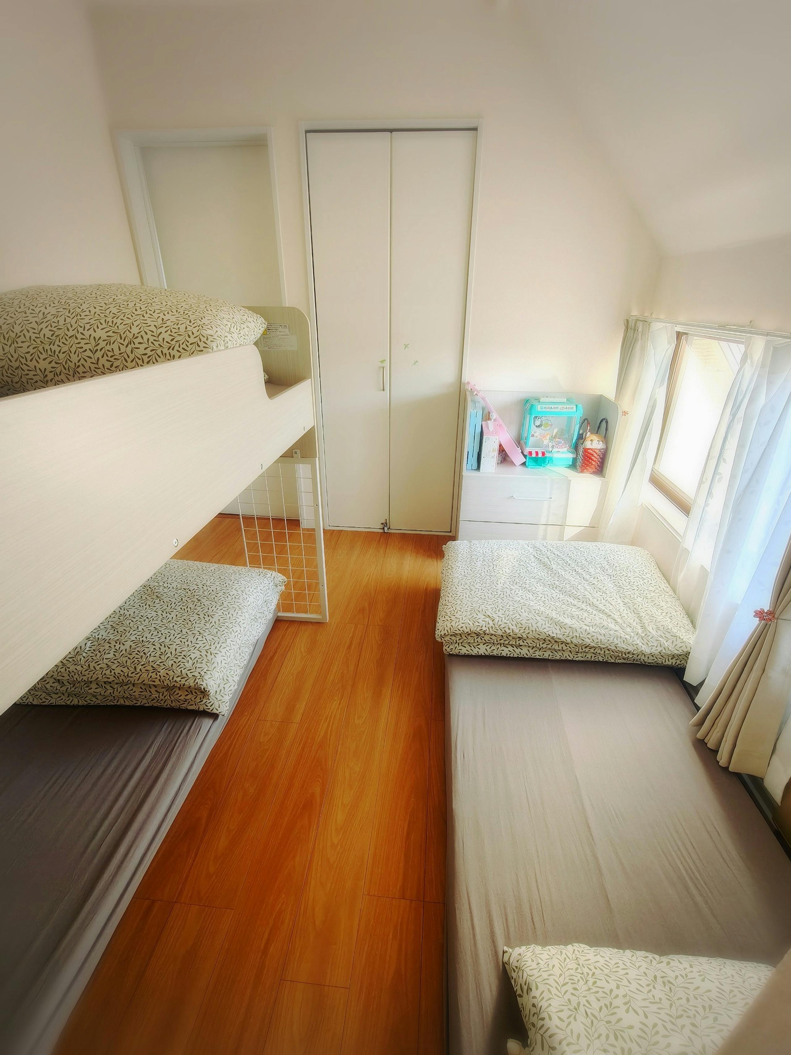 寝室②ご予約人数分により寝具のご用意