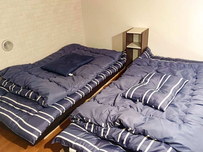 ・【ロフト付き4人部屋】ロフトには寝具を2つご用意しています