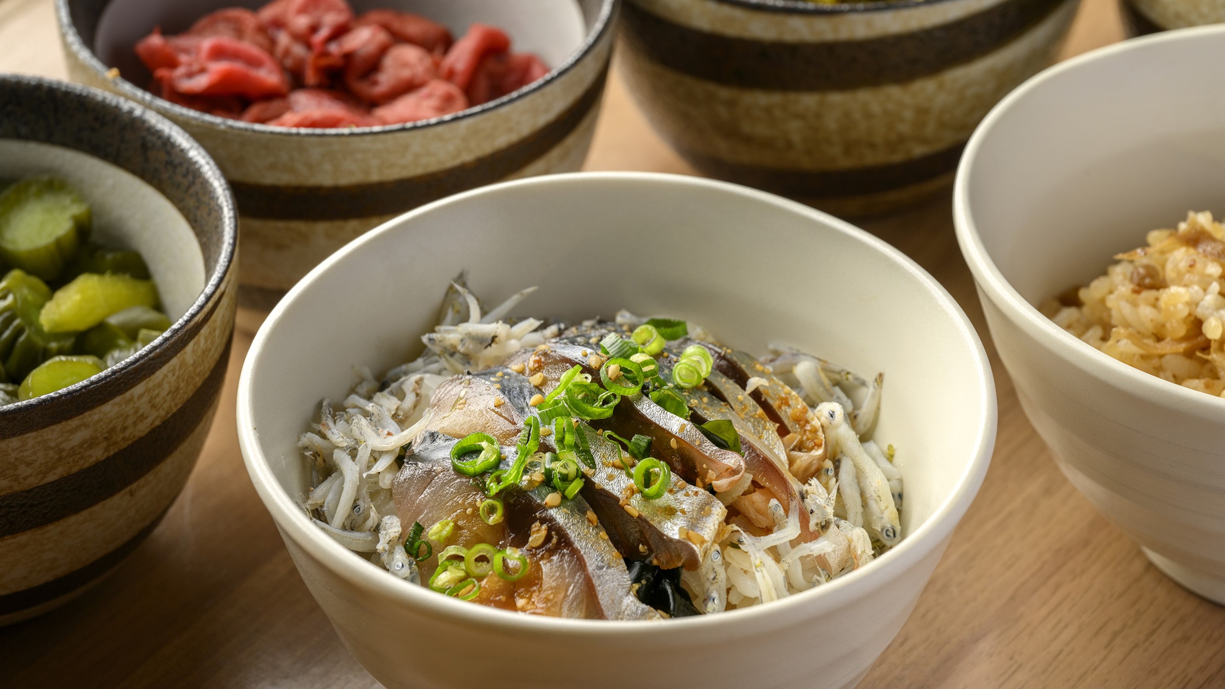 ごまさばをふんだんにのせて丼にも。