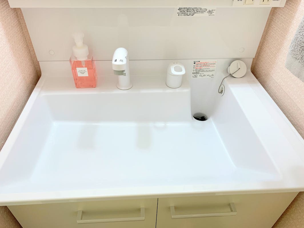 伸びるシャワー付きシンクはいろんなことができます。The sink has a shower...