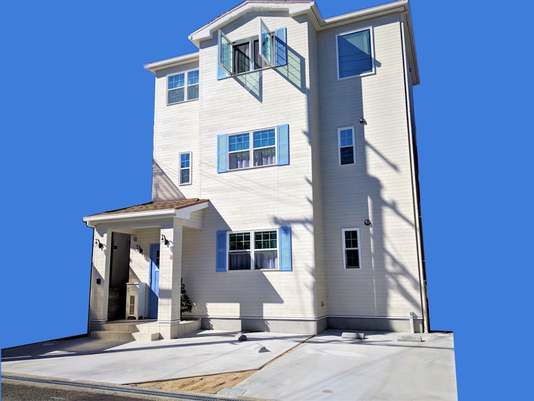 3階建ての１階がこちらの客室です。 The first floor of this...