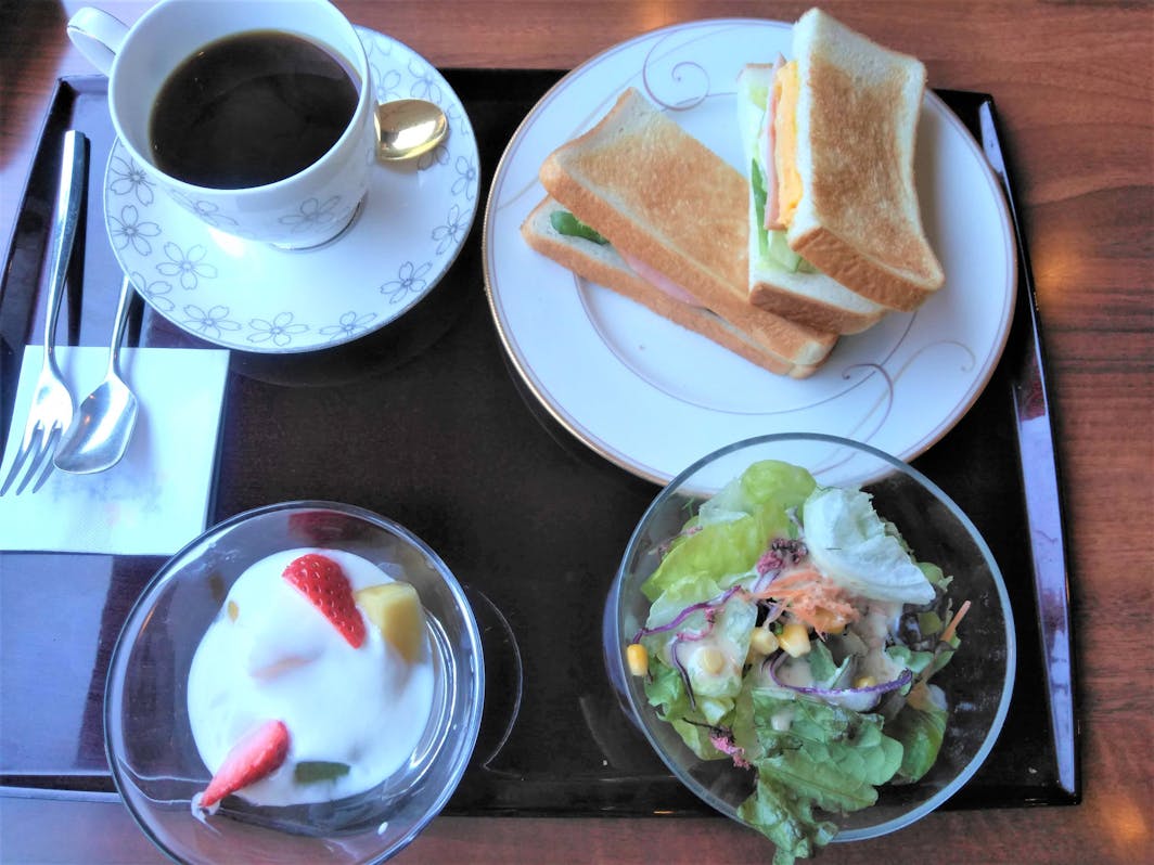 桜珈琲は朝8時開店。SakuraCoffee opens from 8am.