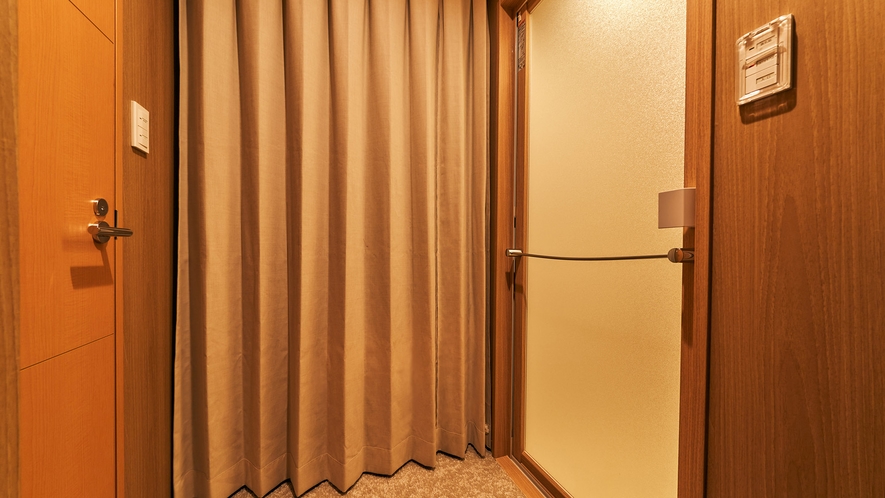 【バス・トイレ別ツインルーム】浴室利用時はカーテンをご利用ください