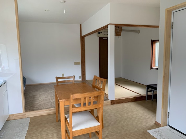 和室三畳+洋室+リビングダイニング