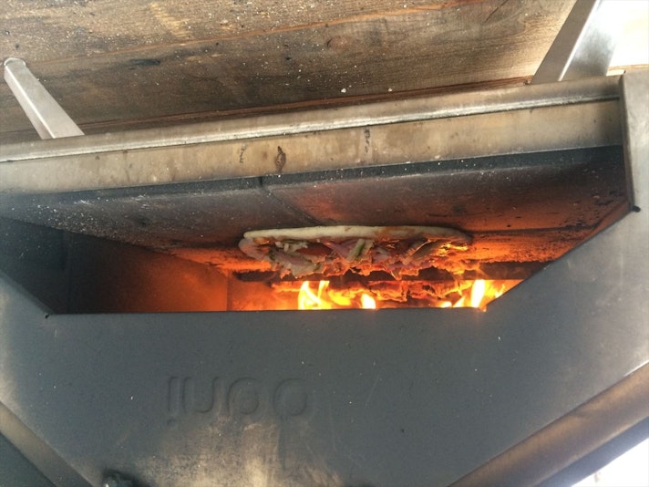 ピザ窯レンタル(薪1束込)\2000+tax 直径40cmまで入り、お店レベルの焼き上がりが可能です