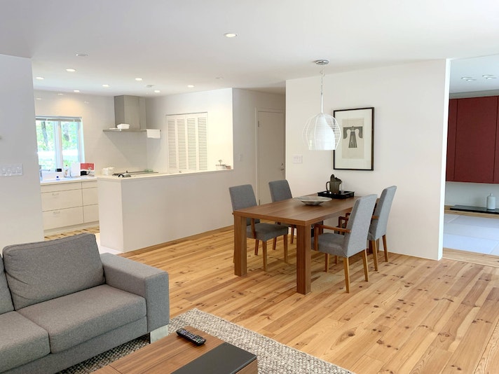 ・<A棟/リビング>木の温もりを感じるおしゃれなインテリア