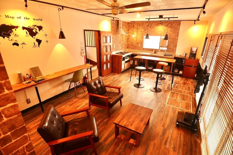 リビング テレビでアマゾンプライムビデオの映画やドラマ、ユーチューブ、ネット放送などが見れます。