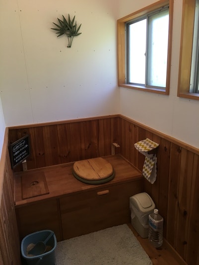 大専用のコンポストトイレです。