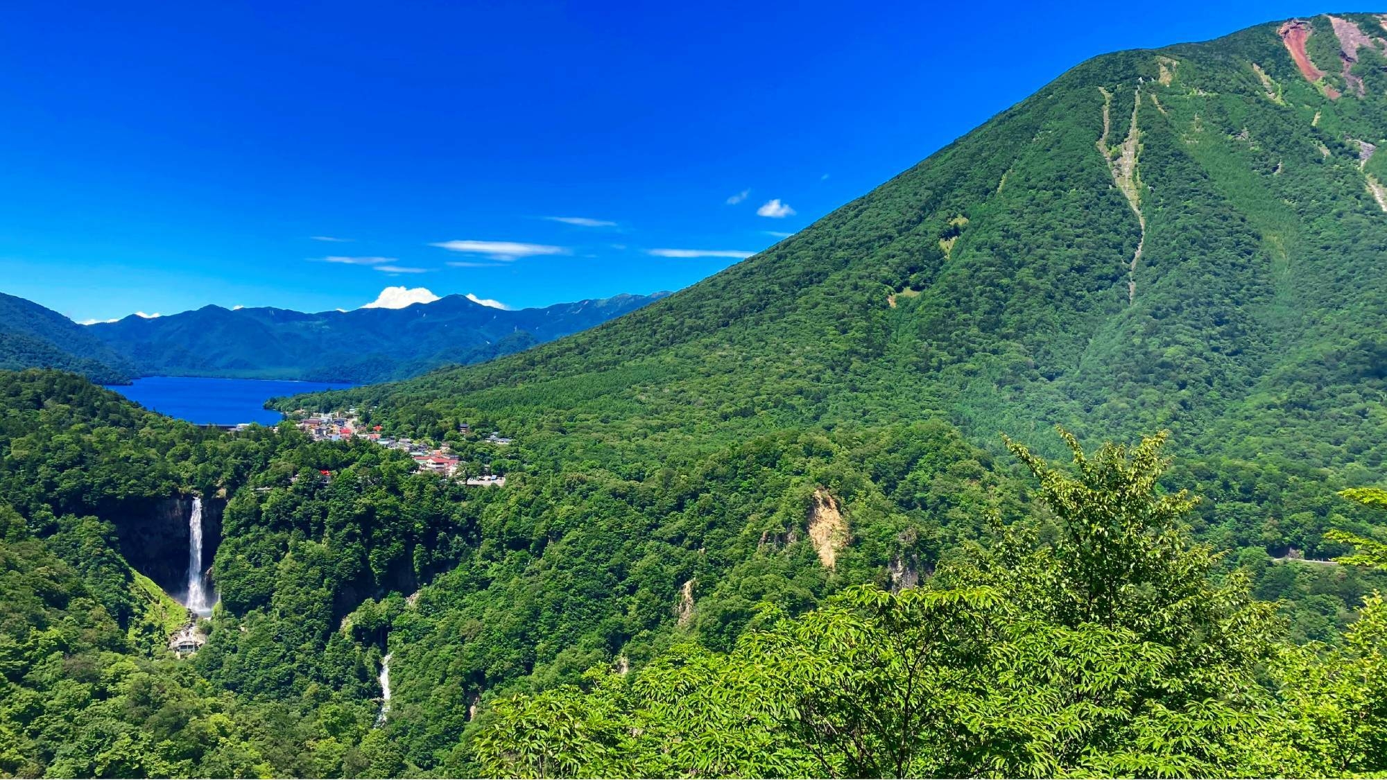 【平日限定★二人旅プラン】光差し込むゆったり空間で暮らすように滞在／素泊まり