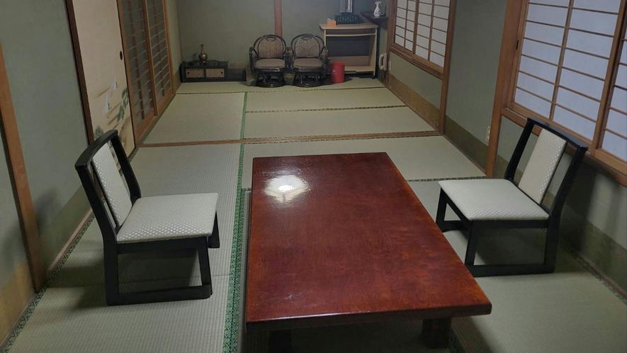 ・Room205(和室11畳 4名定員　約18㎡) ・The Japanese Tatami fou