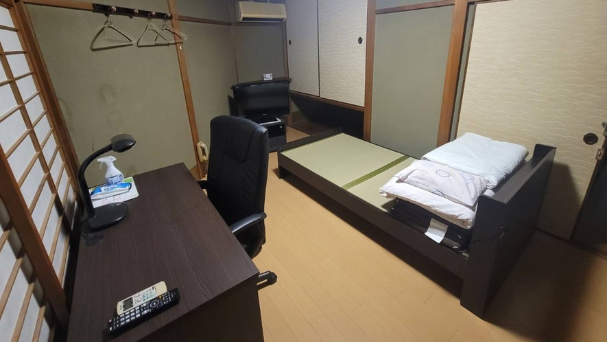 ・Room112洋室　シングル　6.5畳　約11㎡）・The Japanese Tatami sin
