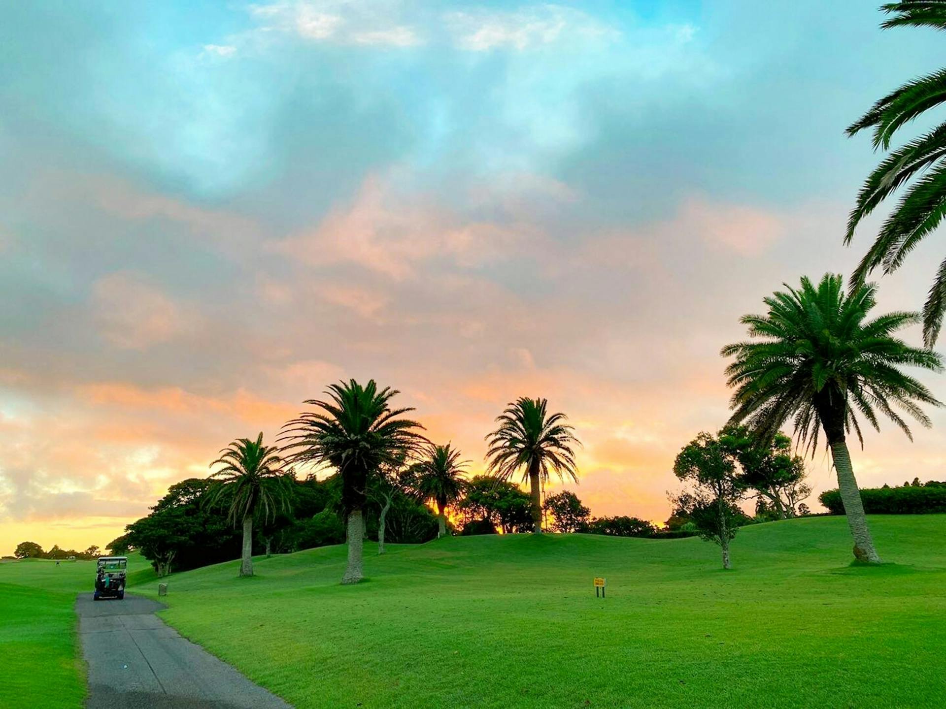 ・近くにはゴルフコースもございます