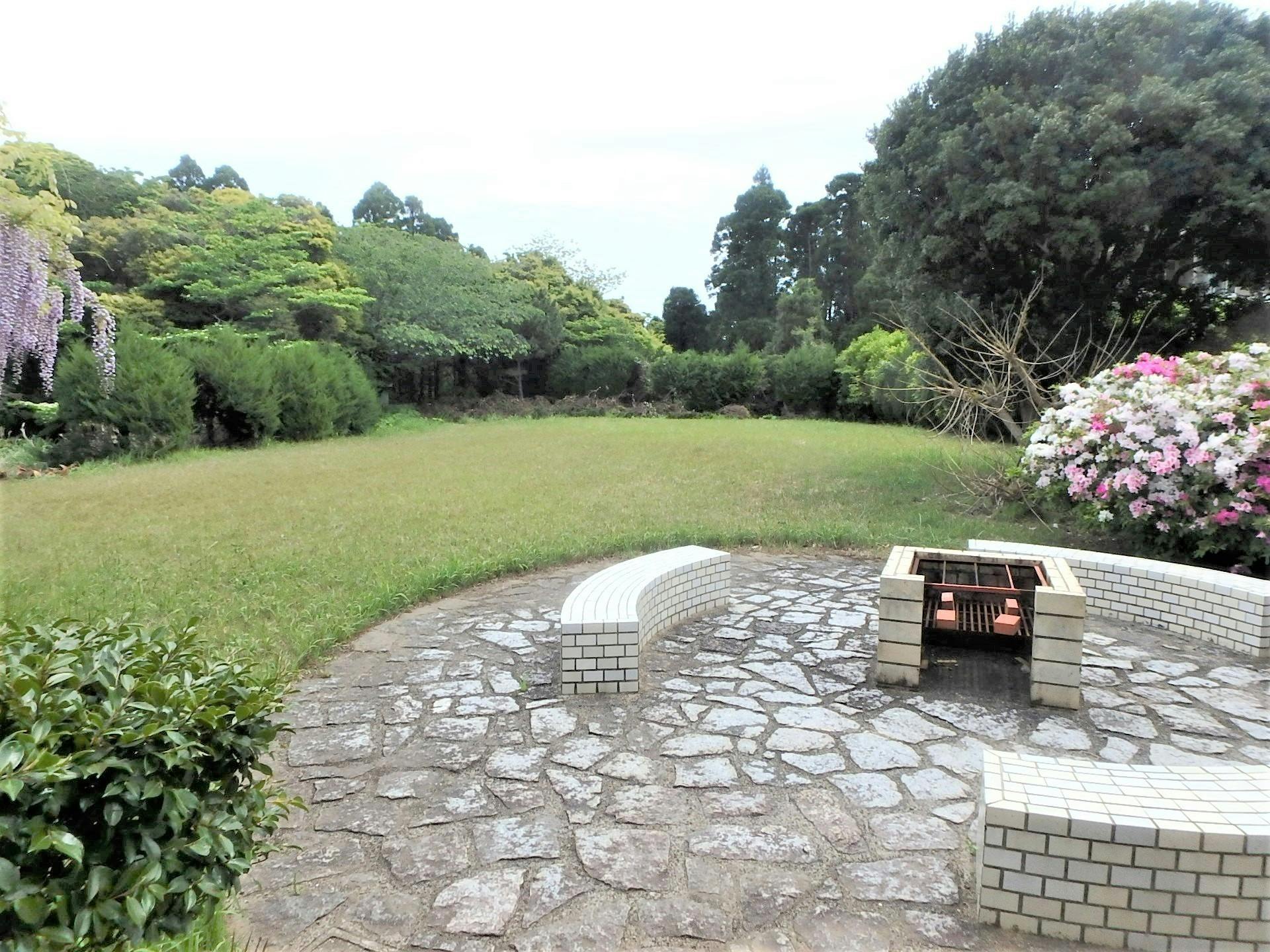 4月下旬 つつじと藤の咲くころ