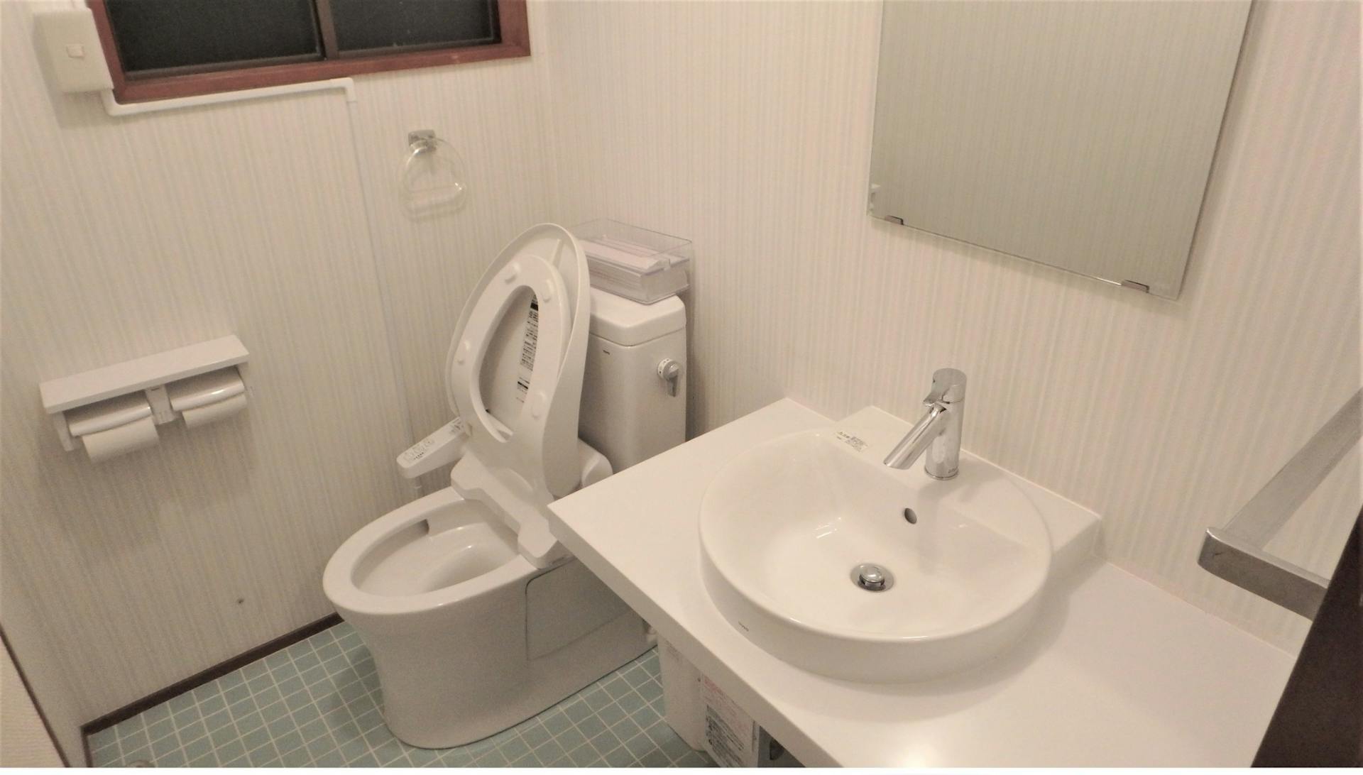 トイレ・洗面台　2階